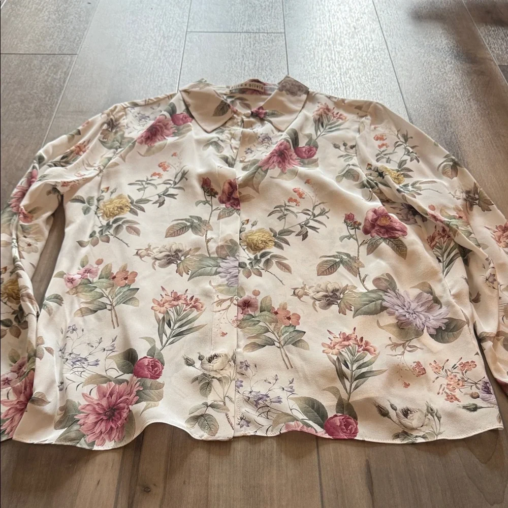 Alice + Olivia Willa Floral Silk Blouse in Floral Pattern. New without tags. - Picture 6 of 14
